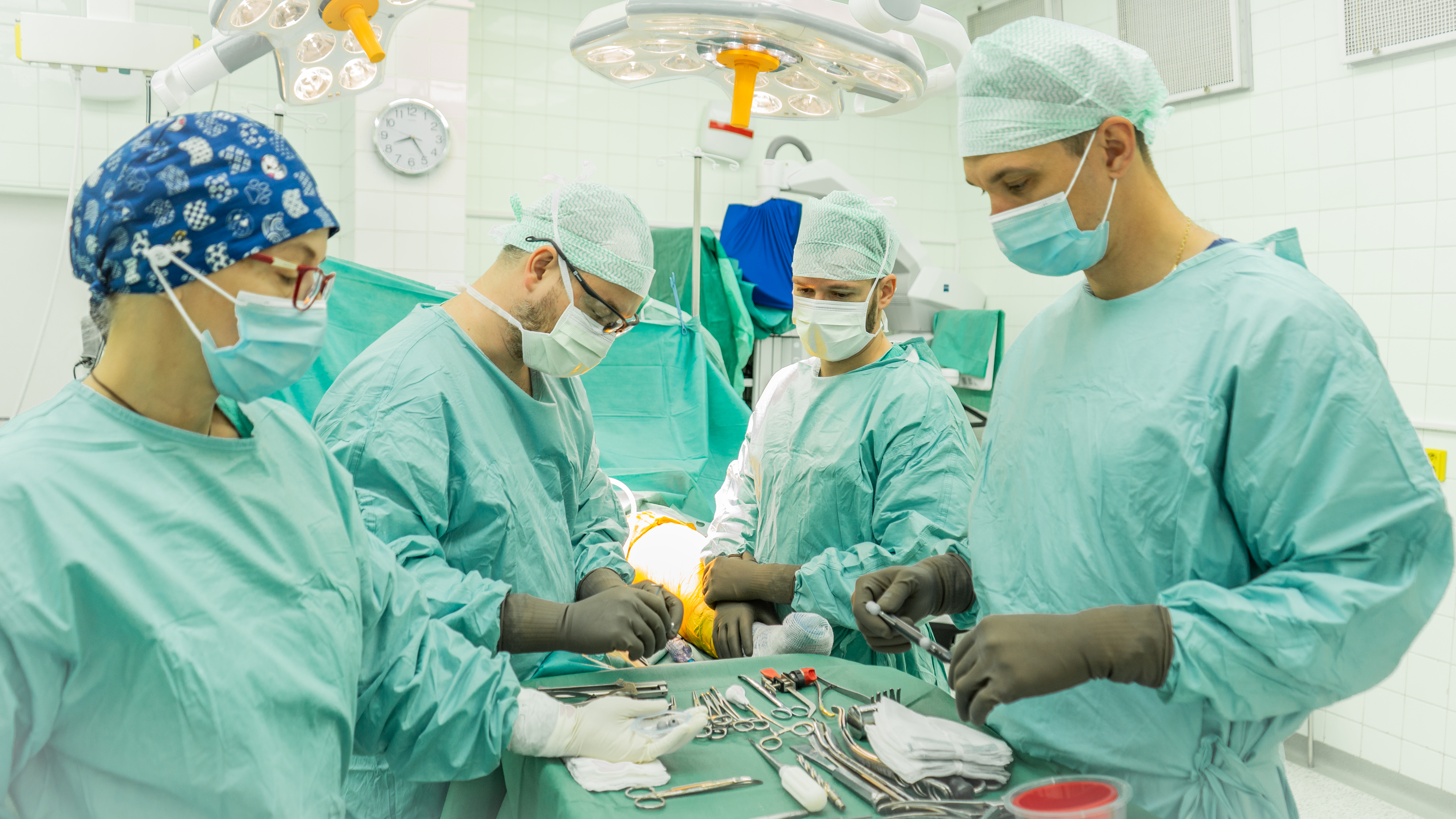 Modernejšie a bezpečnejšie ortopedické operačné postupy
